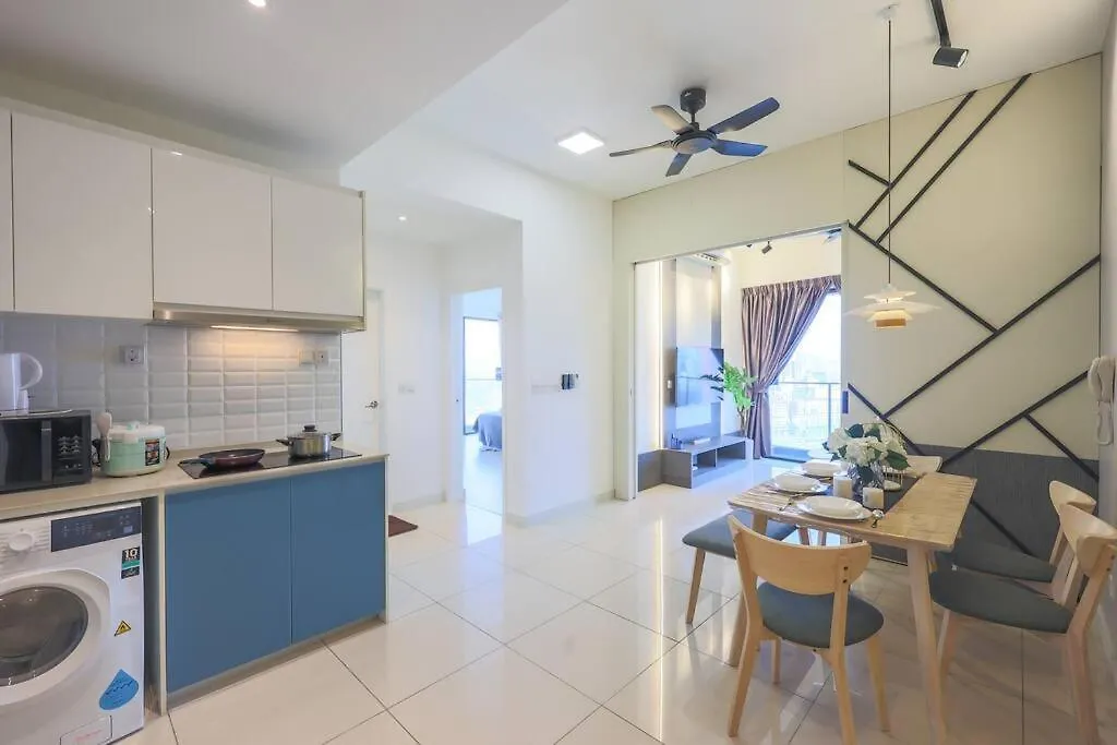 Continew Trx Corner House +2 Balconies +2 Rooms Kuala Lumpur Daire