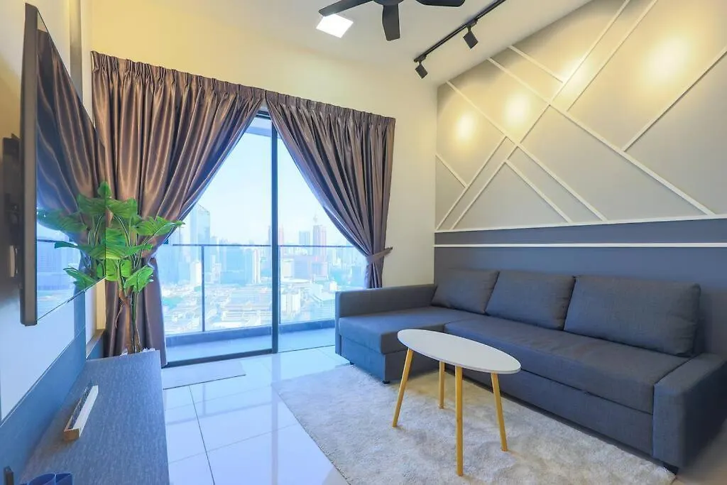 Daire Continew Trx Corner House +2 Balconies +2 Rooms Kuala Lumpur