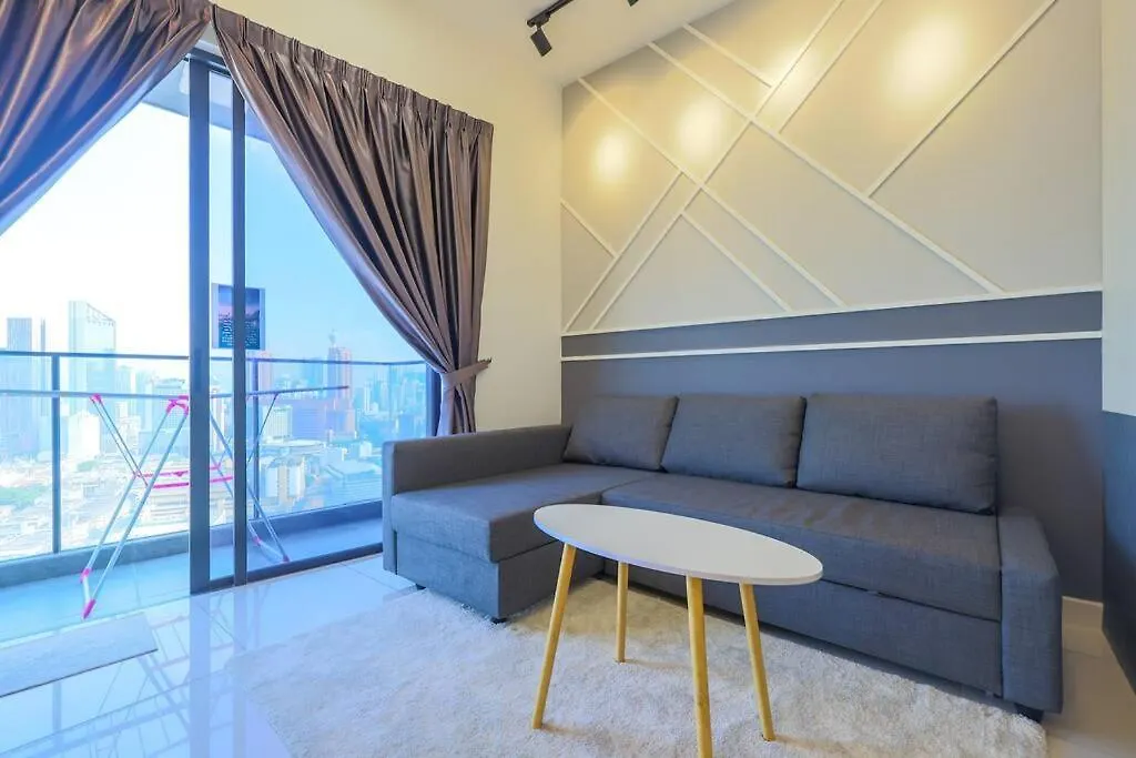 Continew Trx Corner House +2 Balconies +2 Rooms Kuala Lumpur Daire