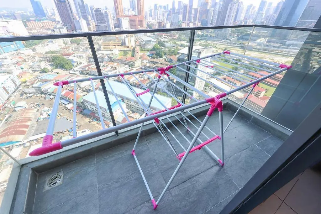 Daire Continew Trx Corner House +2 Balconies +2 Rooms Kuala Lumpur